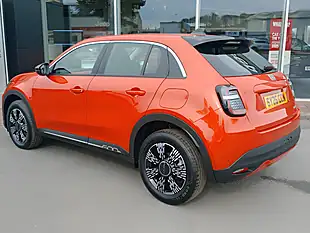 Used 2026 Fiat 600 Orange - Interior and Exterior details 3