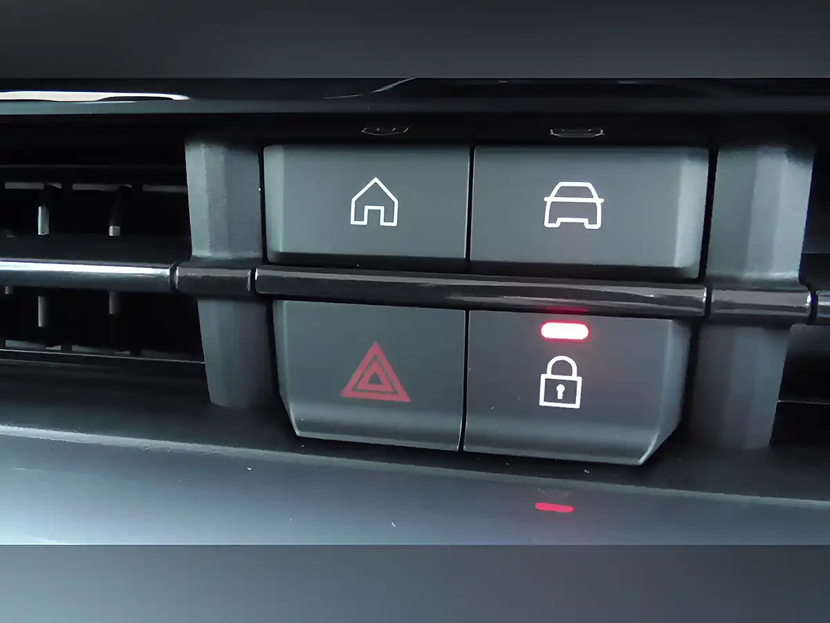 Used 2026 Fiat 600 Sunset Orange - Interior and Exterior details 18