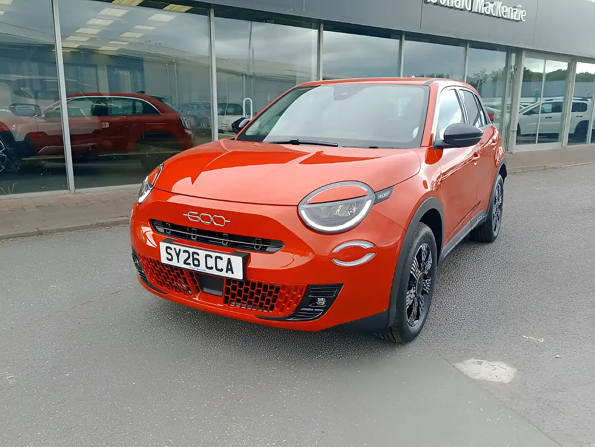 Used 2026 Fiat 600 Sunset Orange - Interior and Exterior details 6