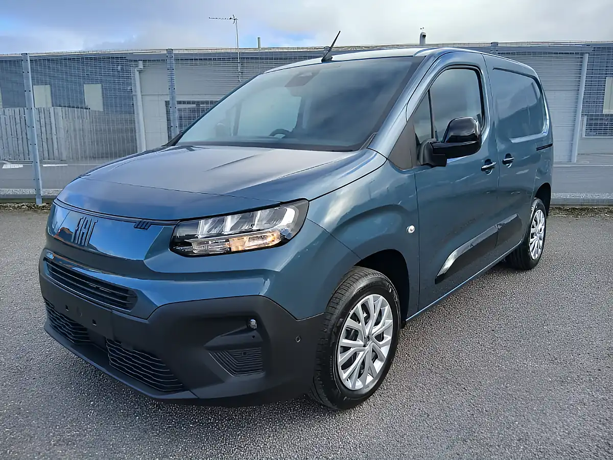 Used 2026 Fiat Doblo Primo L1 Swb Blue - Front View