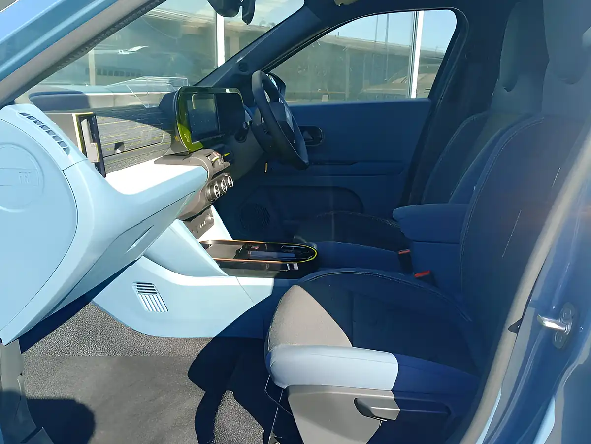 Used 2026 Fiat Grand Panda Icon Blue - Interior and Exterior details 11