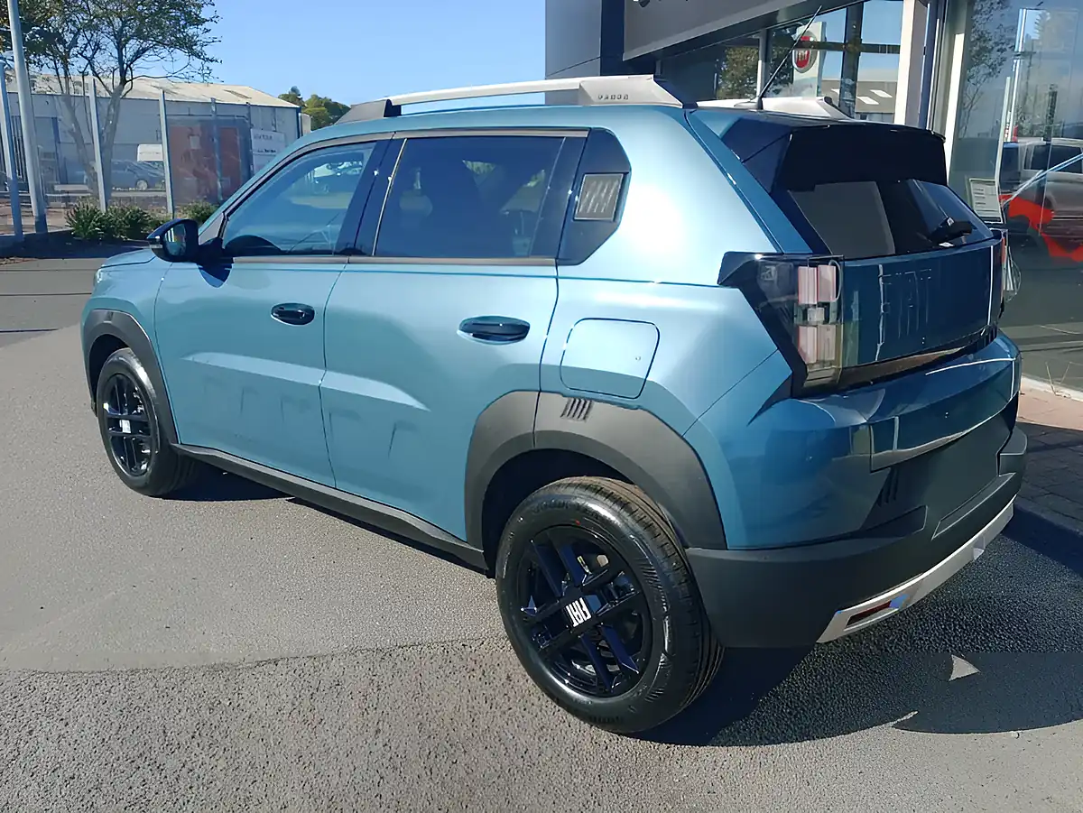 Used 2026 Fiat Grand Panda Icon Blue - Interior and Exterior details 4