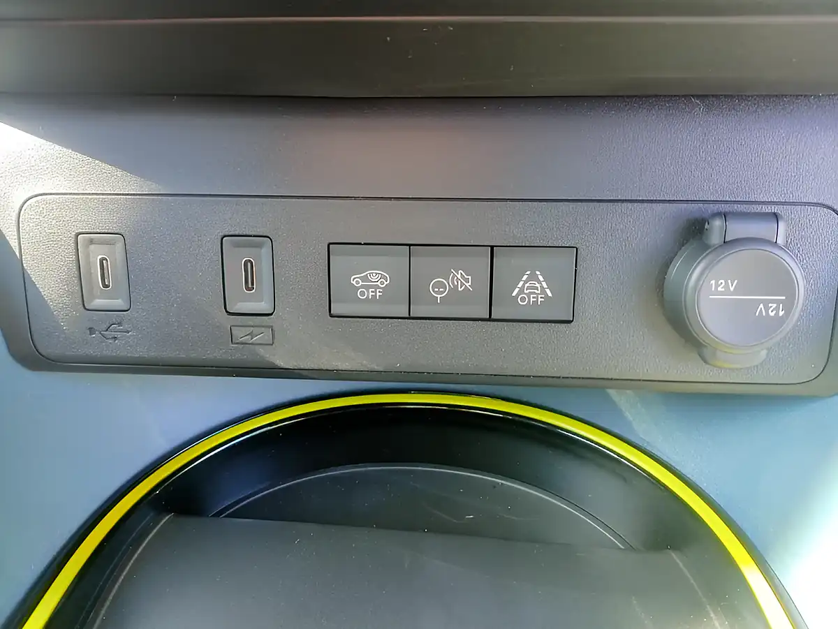Used 2026 Fiat Grand Panda Icon Blue - Interior and Exterior details 10