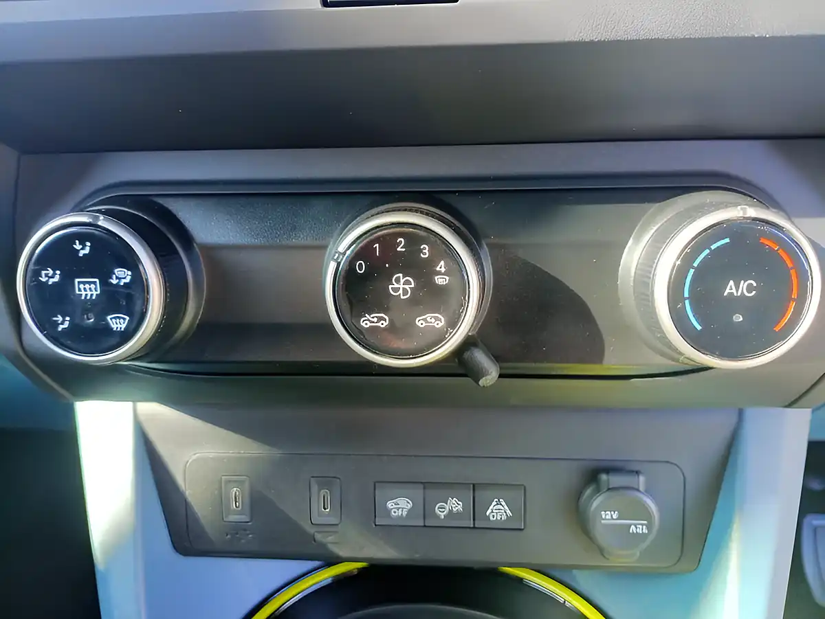Used 2026 Fiat Grand Panda Icon Blue - Interior and Exterior details 11