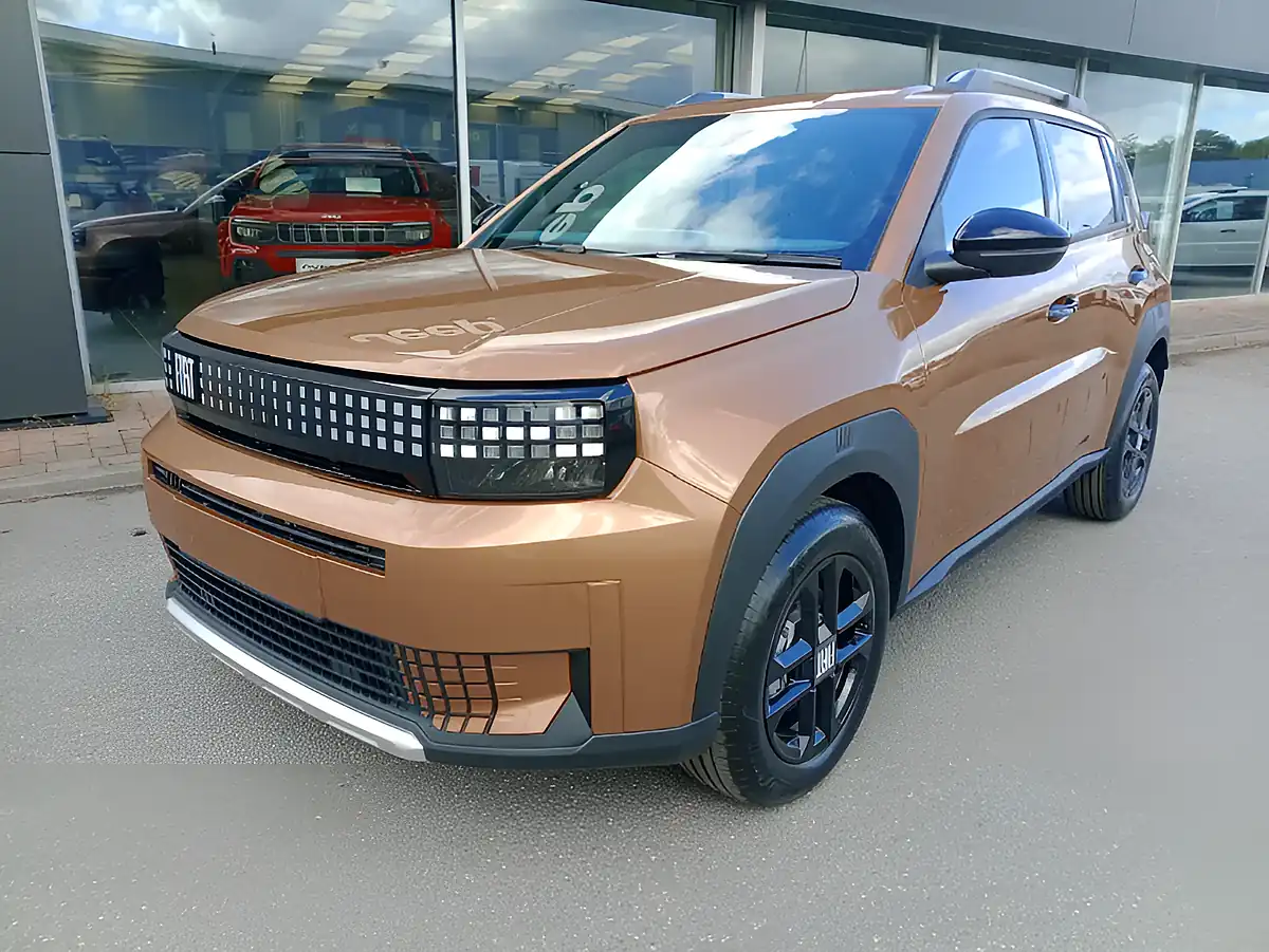 Used 2026 Fiat Grand Panda Icon Bronze - Front View