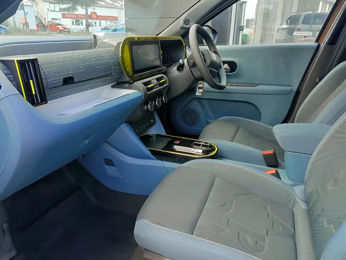 Used 2026 Fiat Grand Panda Icon Bronze - Interior and Exterior details 12