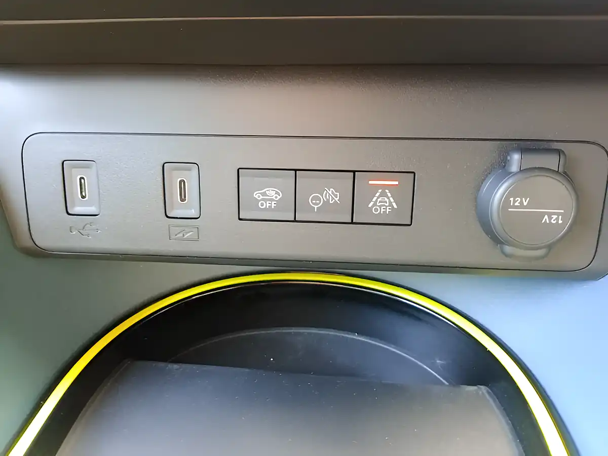 Used 2026 Fiat Grand Panda Icon Bronze - Interior and Exterior details 18