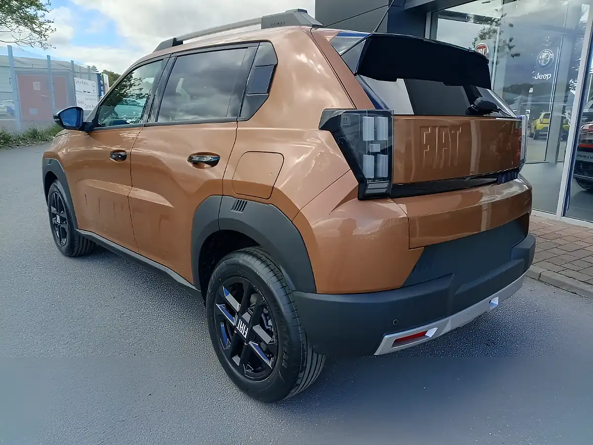 Used 2026 Fiat Grand Panda Icon Bronze - Interior and Exterior details 3