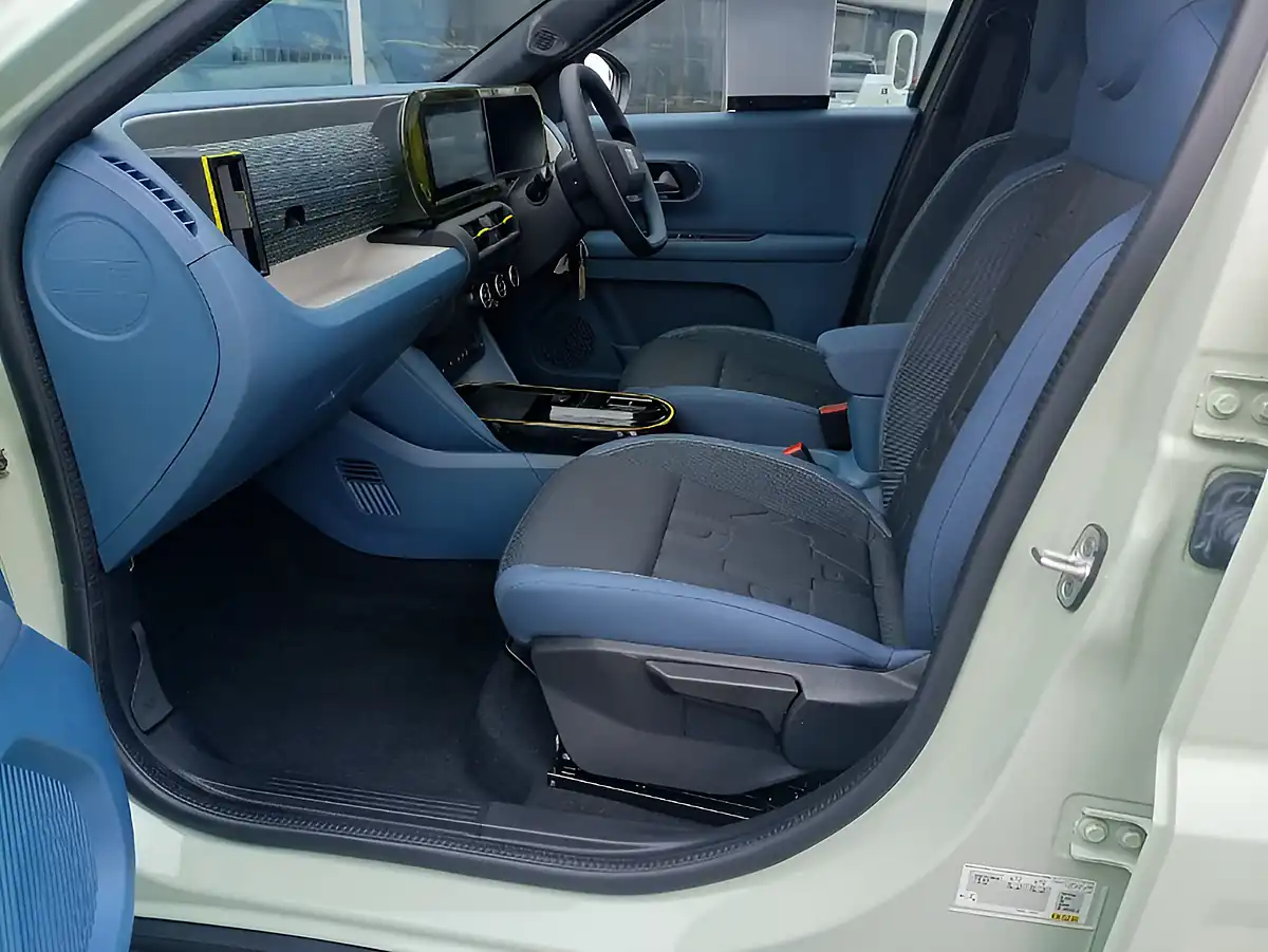 Used 2026 Fiat Grand Panda Icon Green - Interior and Exterior details 14