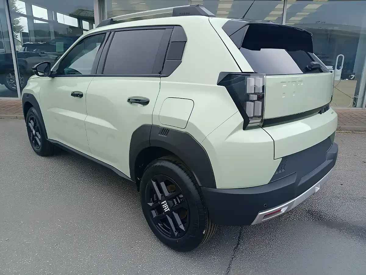 Used 2026 Fiat Grand Panda Icon Green - Interior and Exterior details 2