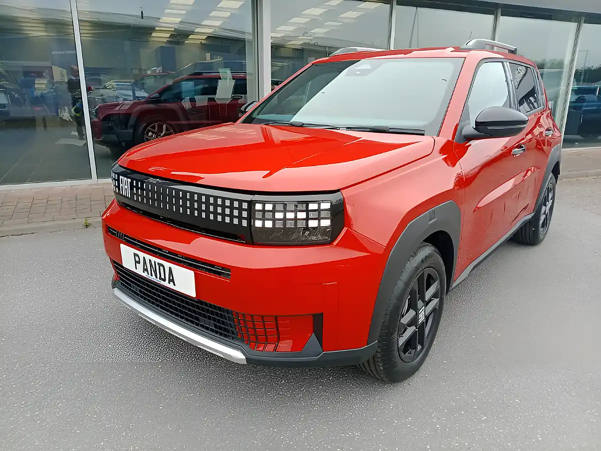 Used 2026 Fiat Grand Panda Icon Red - Front View