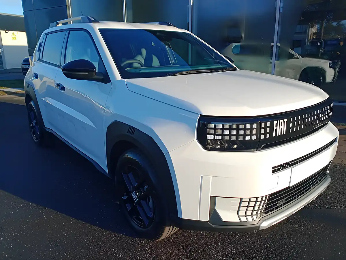 Used 2026 Fiat Grand Panda Icon White - Interior and Exterior details 4