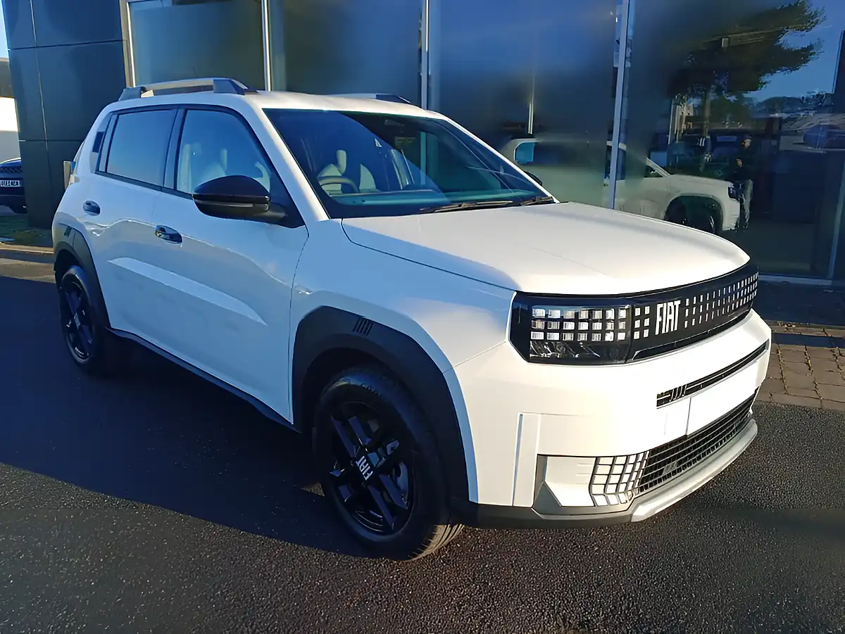 Used 2026 Fiat Grand Panda Icon White - Interior and Exterior details 5