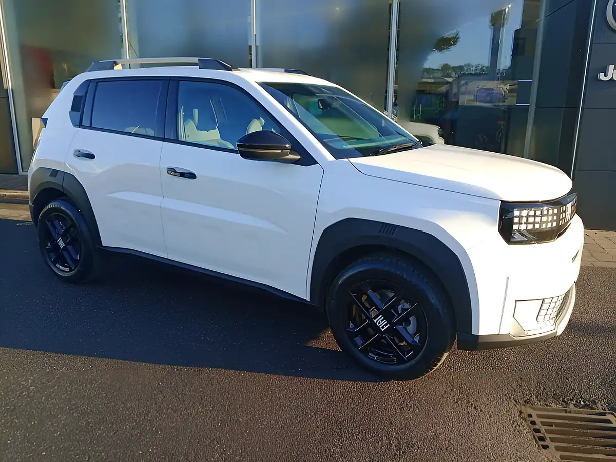 Used 2026 Fiat Grand Panda Icon White - Interior and Exterior details 6