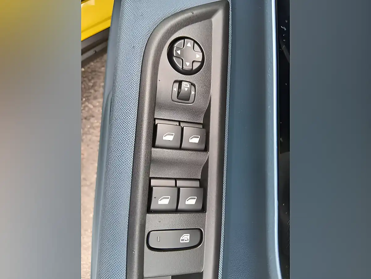 Used 2026 Fiat Grand Panda La Prima Yellow - Interior and Exterior details 10