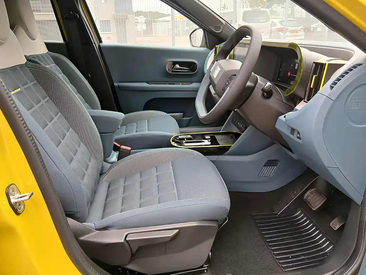 Used 2026 Fiat Grand Panda La Prima Yellow - Interior and Exterior details 12