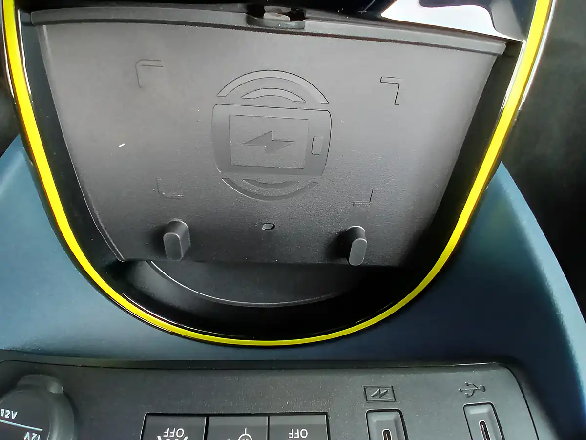 Used 2026 Fiat Grand Panda La Prima Yellow - Interior and Exterior details 14