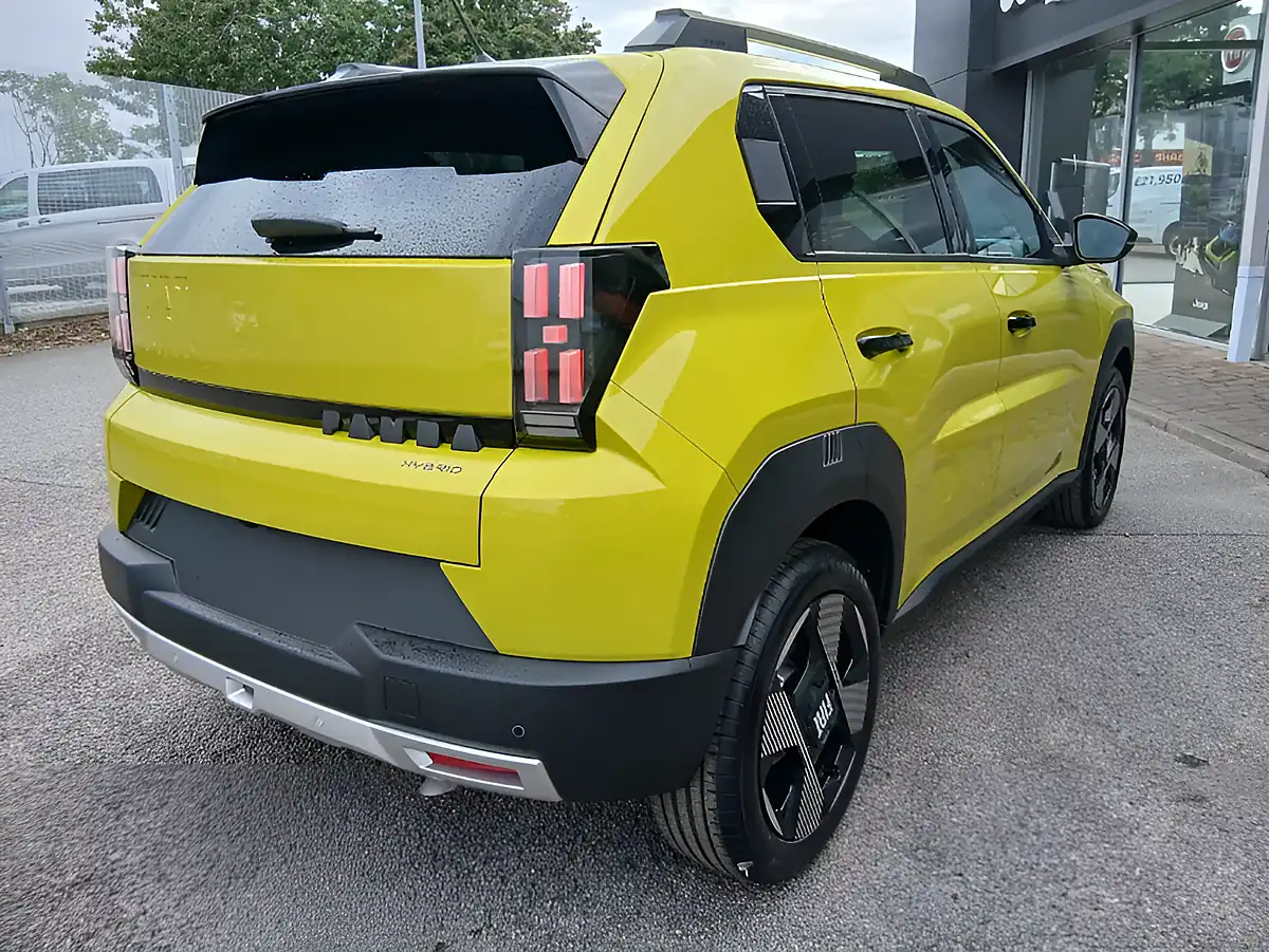 Used 2026 Fiat Grand Panda La Prima Yellow - Interior and Exterior details 4