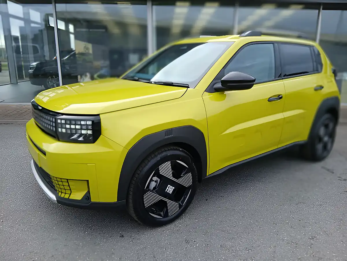 Used 2026 Fiat Grand Panda La Prima Yellow - Interior and Exterior details 7
