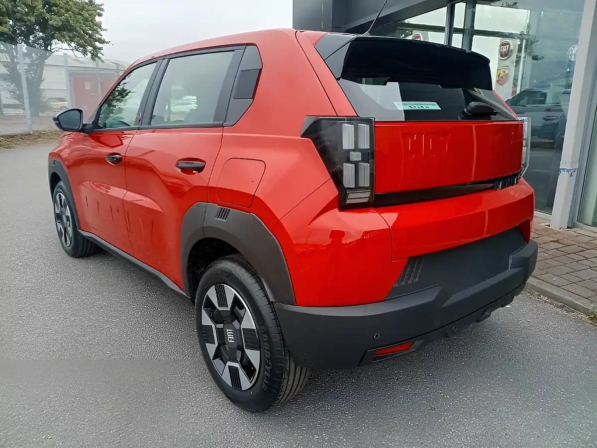 Used 2026 Fiat Grand Panda Pop Red - Interior and Exterior details 2