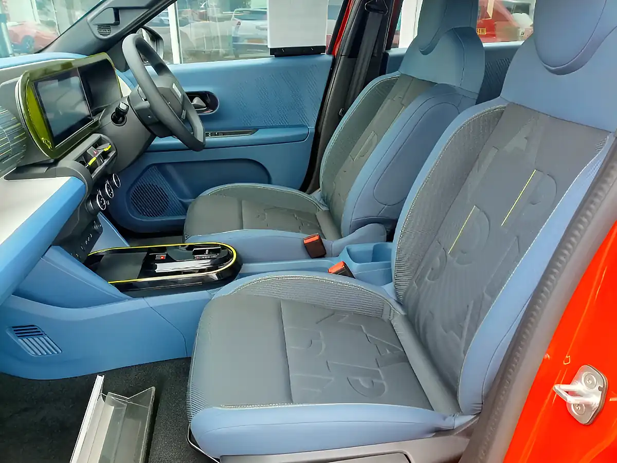 Used 2026 Fiat Grand Panda Pop Red - Interior and Exterior details 7
