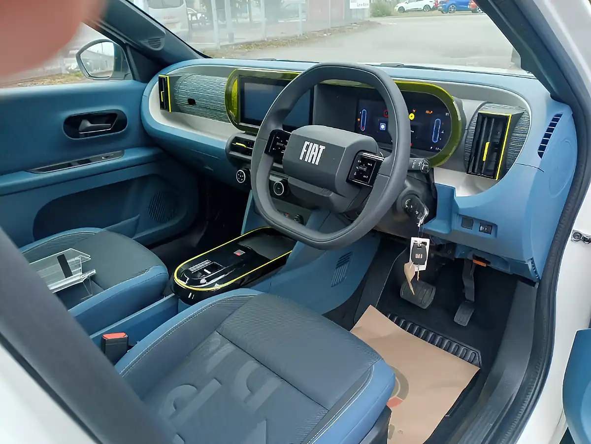 Used 2026 Fiat Grand Panda Pop White - Interior and Exterior details 13