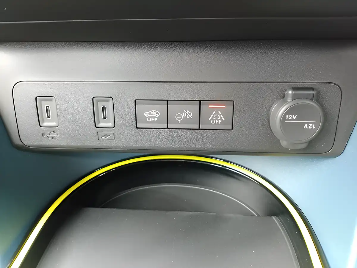 Used 2026 Fiat Grand Panda Pop White - Interior and Exterior details 19