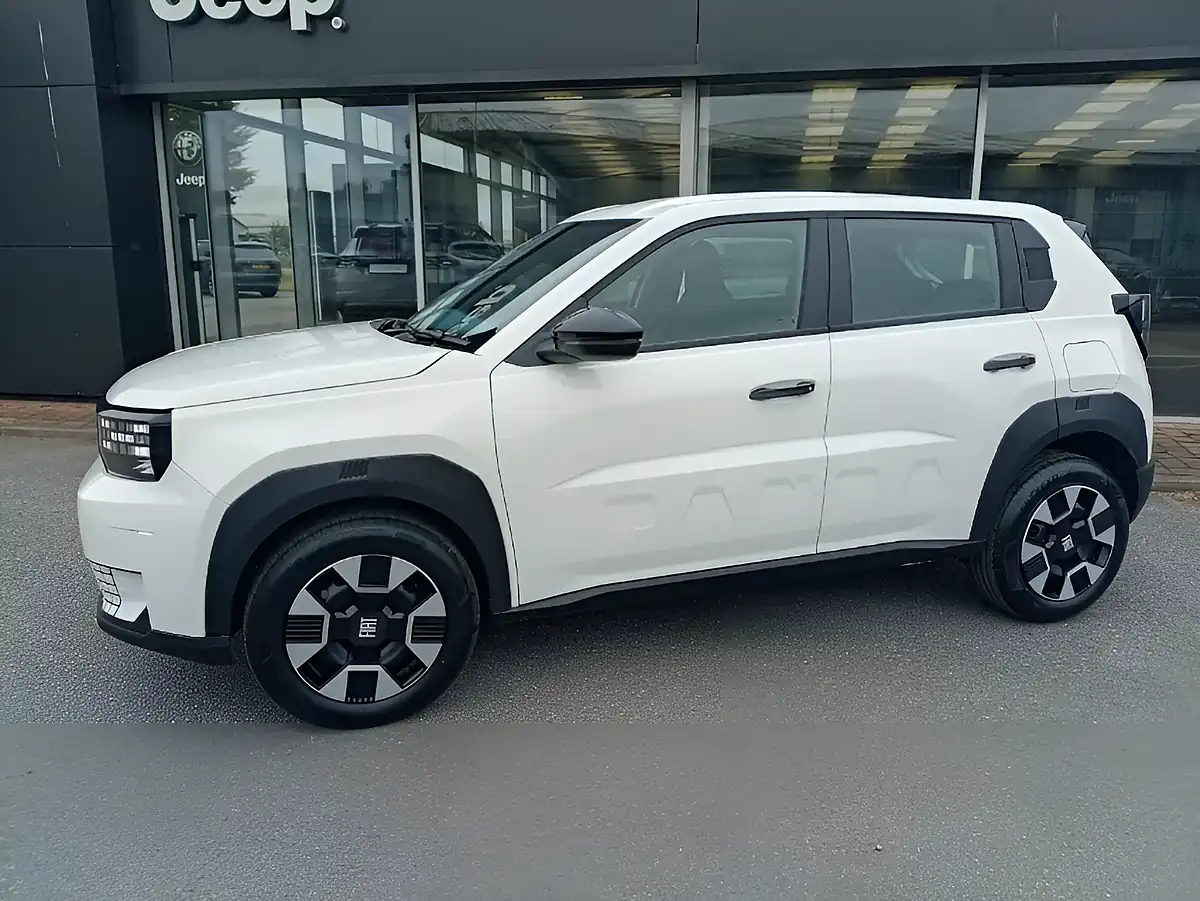 Used 2026 Fiat Grand Panda Pop White - Interior and Exterior details 2
