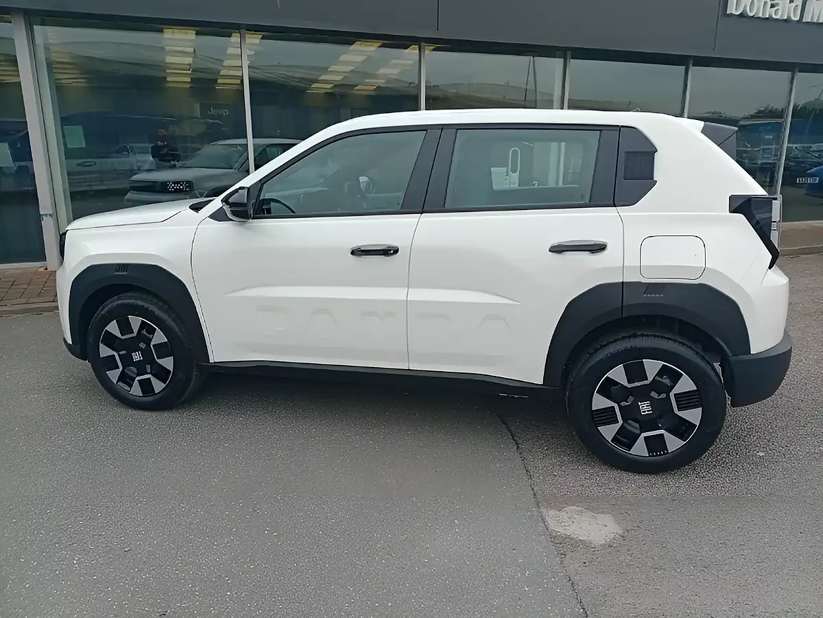 Used 2026 Fiat Grand Panda Pop White - Interior and Exterior details 5