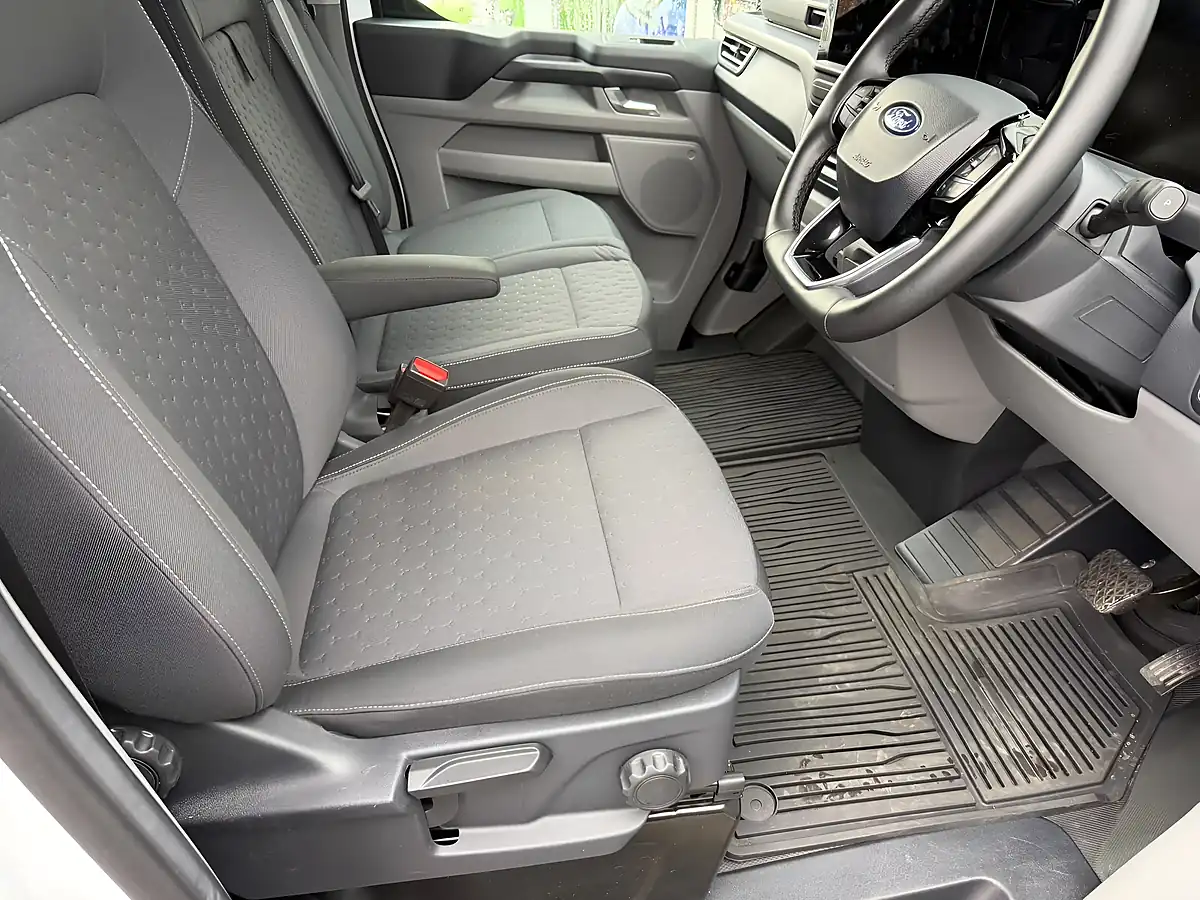 Used 2026 Ford E-Transit Custom Limited White - Interior and Exterior details 12