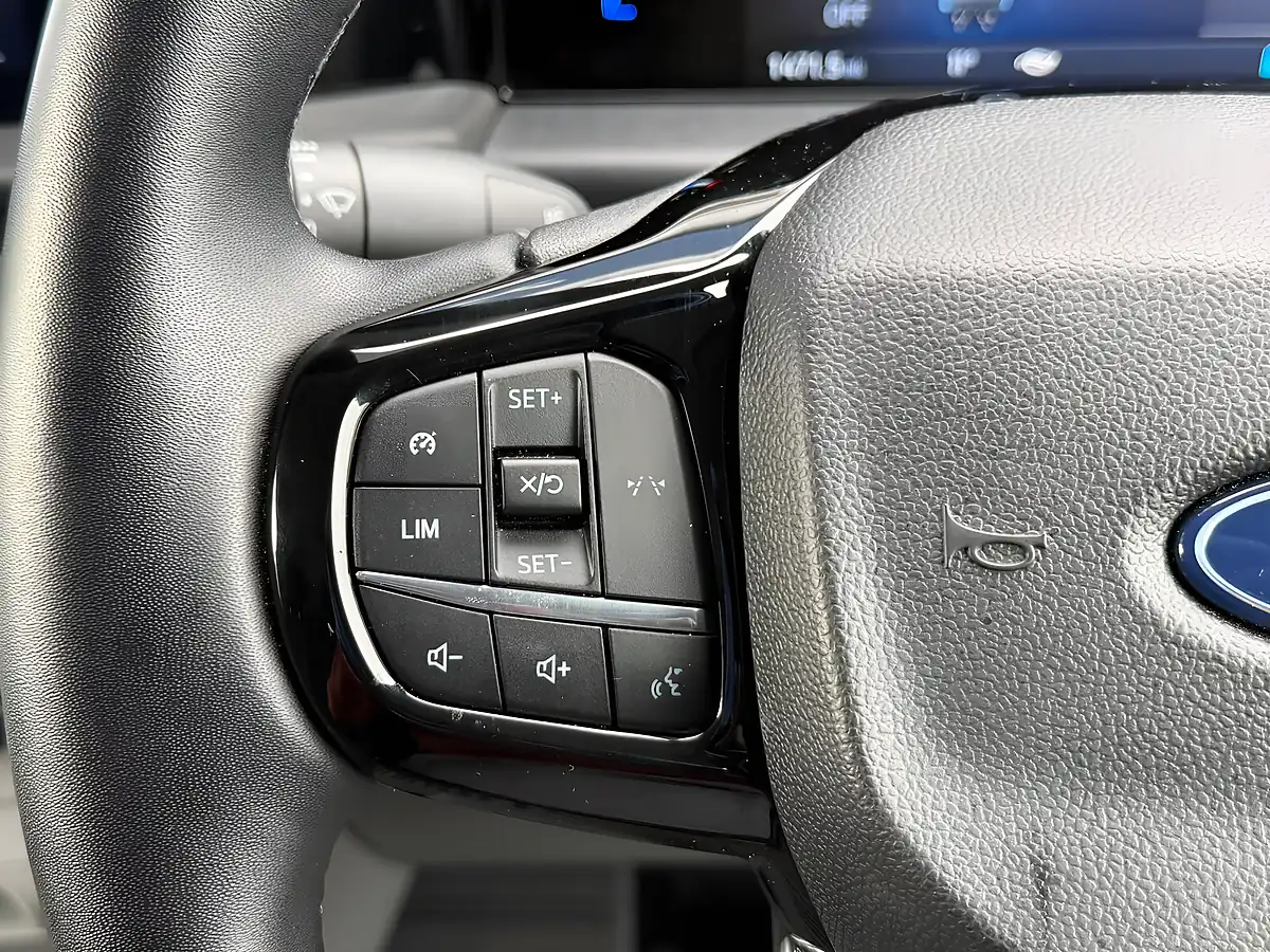 Used 2026 Ford E-Transit Custom Limited White - Interior and Exterior details 13