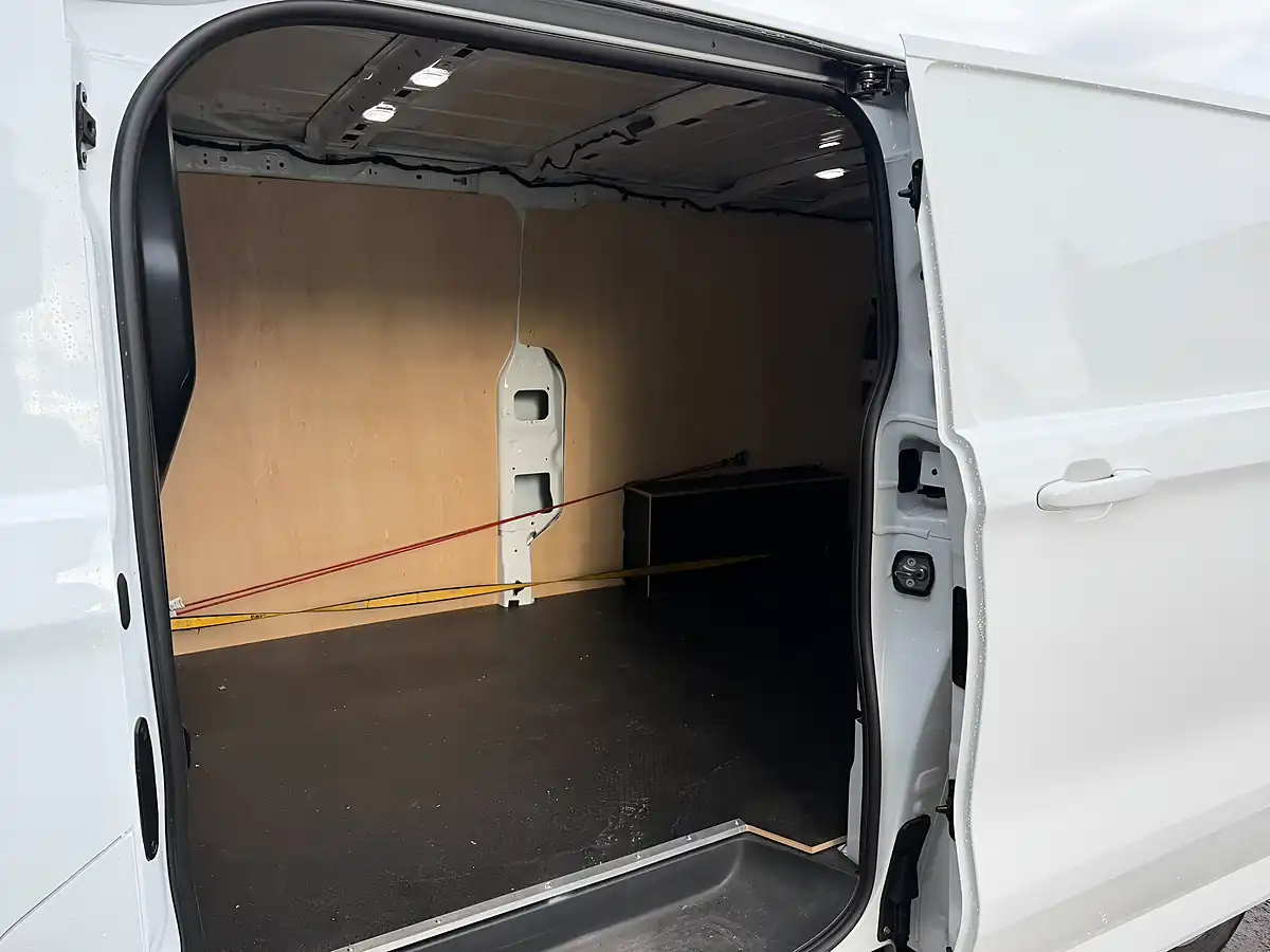 Used 2026 Ford E-Transit Custom Limited White - Interior and Exterior details 17