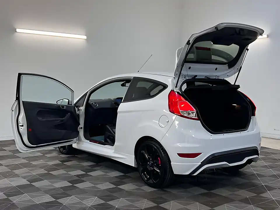 Used 2026 Ford Fiesta ST-2 White - Interior and Exterior details 15