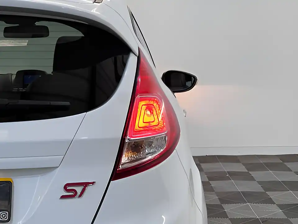Used 2026 Ford Fiesta ST-2 White - Interior and Exterior details 18