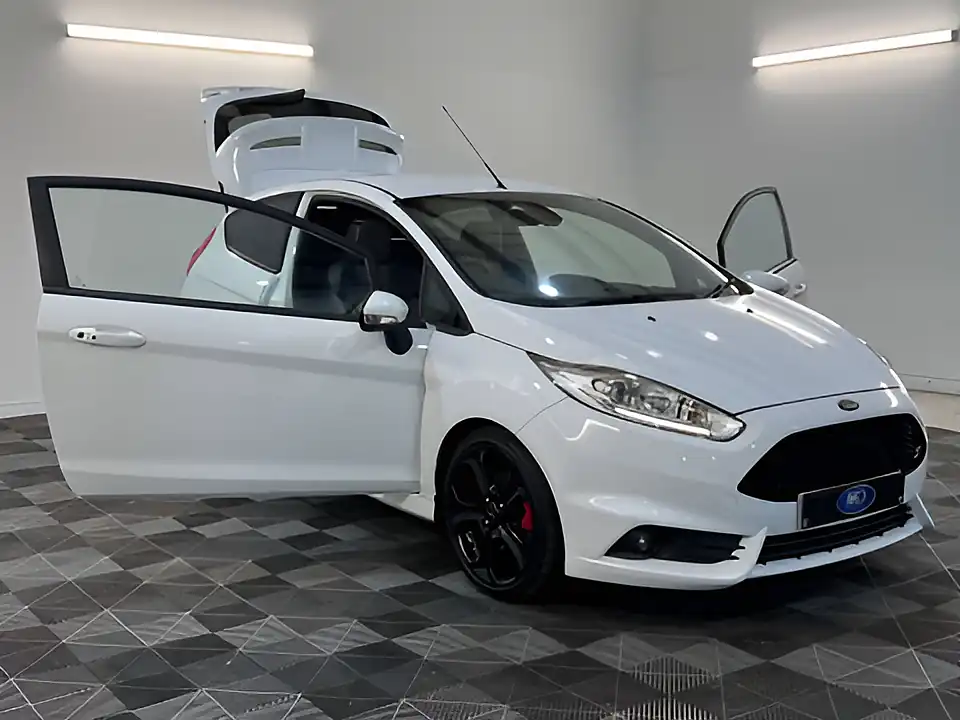 Used 2026 Ford Fiesta ST-3 White - Interior and Exterior details 14