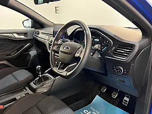 Used 2026 Ford Focus ST-Line Blue - Interior and Exterior details 14