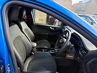 Used 2026 Ford Kuga ST-Line Blue - Interior and Exterior details 16