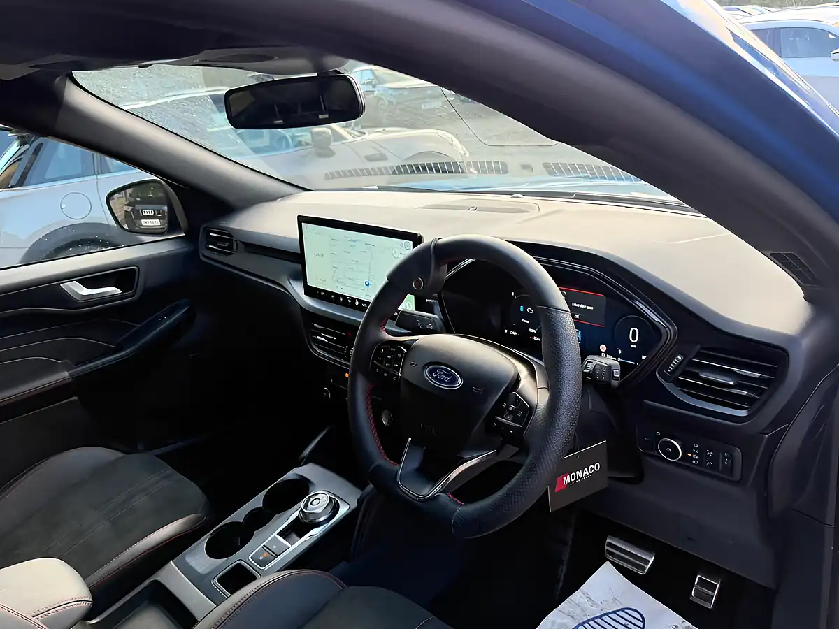 Used 2026 Ford Kuga ST-Line Blue - Interior and Exterior details 17