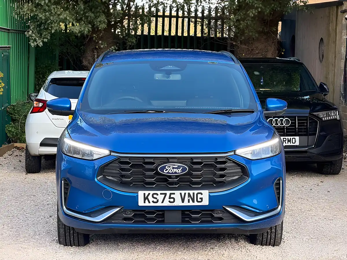 Used 2026 Ford Kuga ST-Line Blue - Interior and Exterior details 2