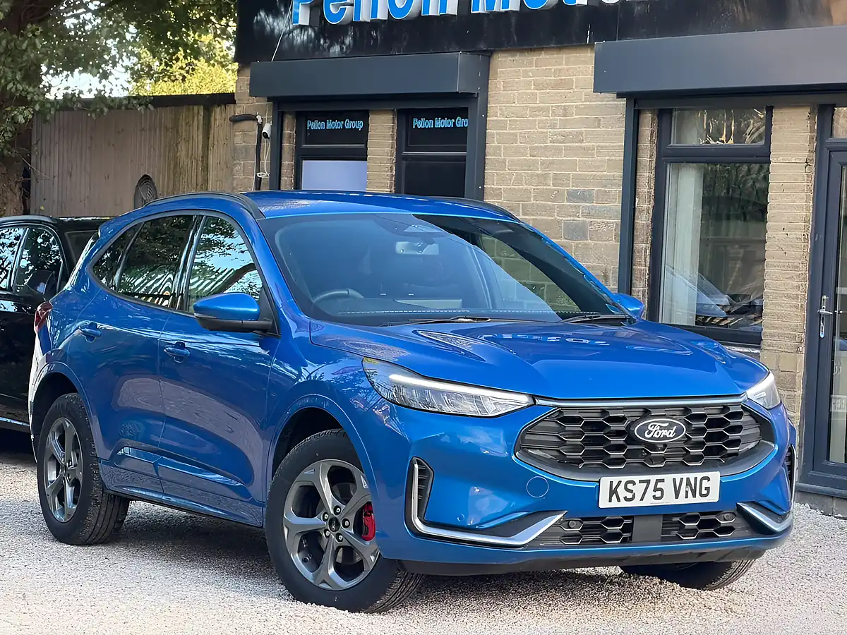 Used 2026 Ford Kuga ST-Line Blue - Interior and Exterior details 3