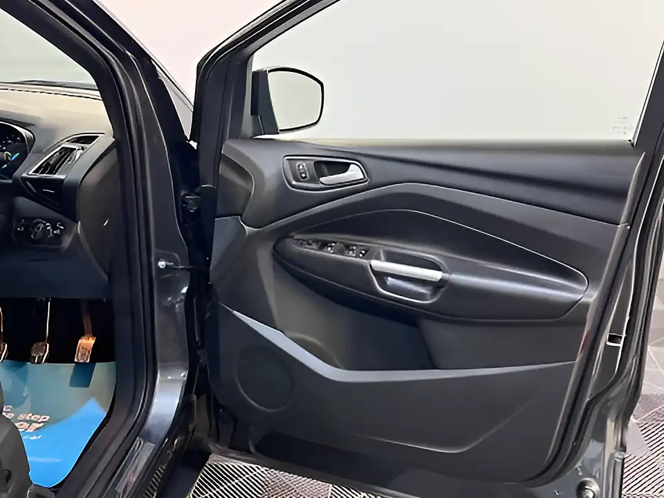Used 2026 Ford Kuga ST-Line Edition Grey - Interior and Exterior details 16
