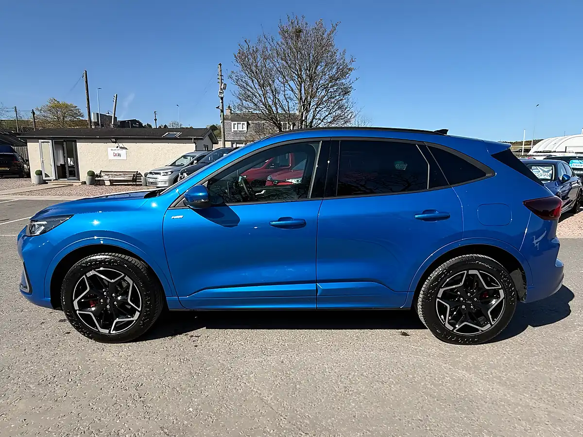 Used 2026 Ford Kuga ST-Line X Desert Island Blue - Interior and Exterior details 4