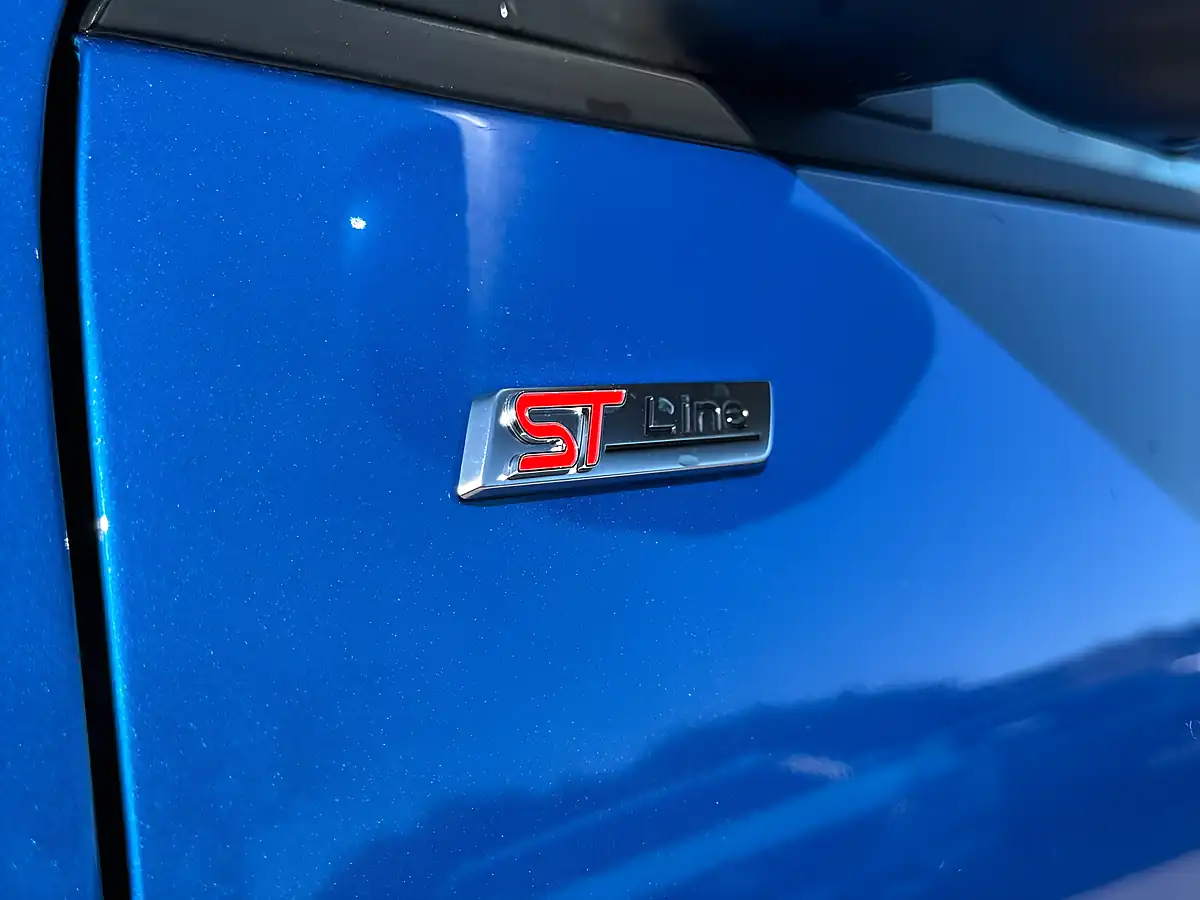 Used 2026 Ford Kuga ST-Line X Desert Island Blue - Interior and Exterior details 8