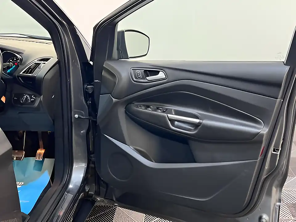 Used 2026 Ford Kuga ST-Line X Magnetic - Interior and Exterior details 16