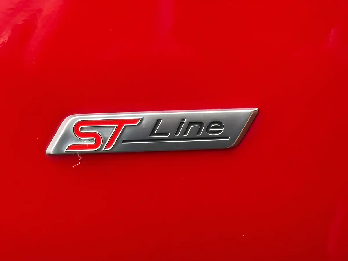 Used 2026 Ford Puma ST-Line Red - Interior and Exterior details 11
