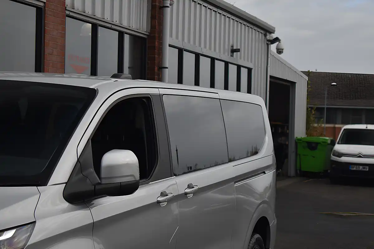 Used 2026 Ford Tourneo Custom Titanium Luxe Moondust Silver - Interior and Exterior details 11