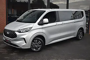 Used 2026 Ford Tourneo Custom Titanium Luxe Moondust Silver - Interior and Exterior details 4