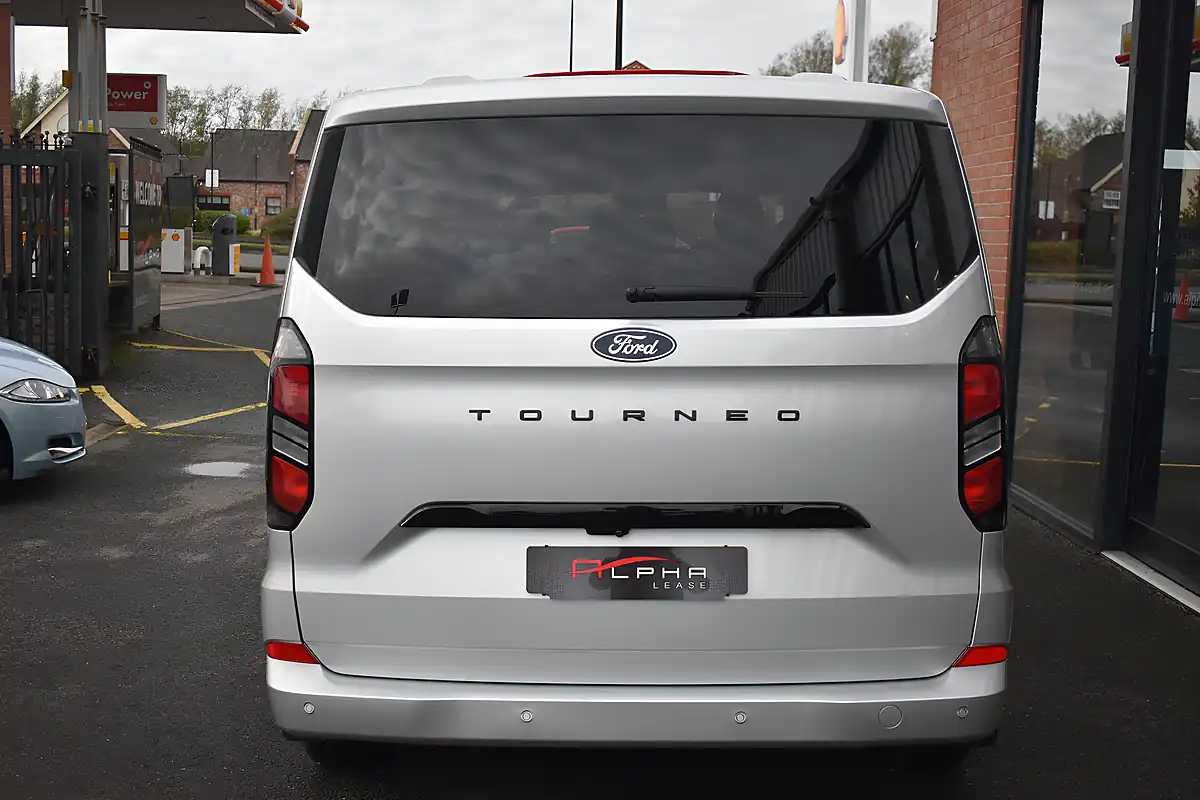 Used 2026 Ford Tourneo Custom Titanium Luxe Moondust Silver - Interior and Exterior details 6