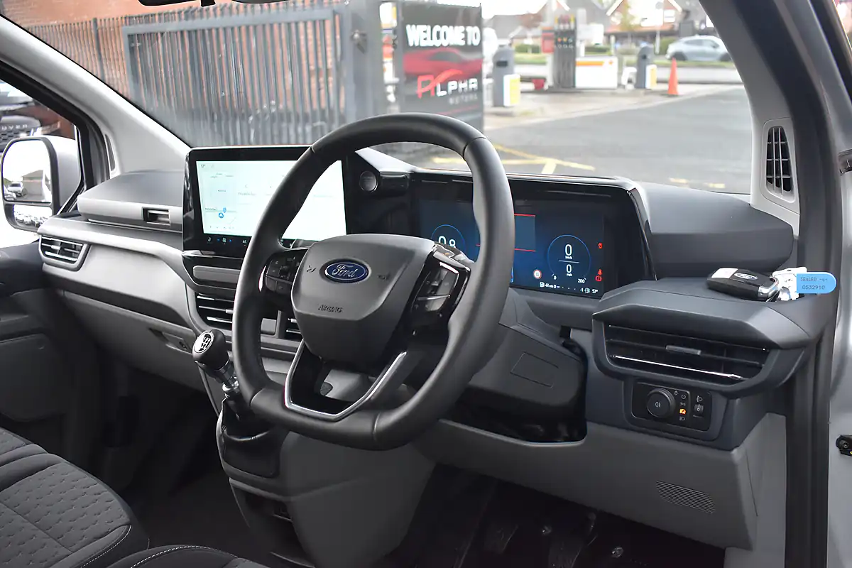 Used 2026 Ford Tourneo Custom Titanium Luxe Moondust Silver - Interior and Exterior details 8