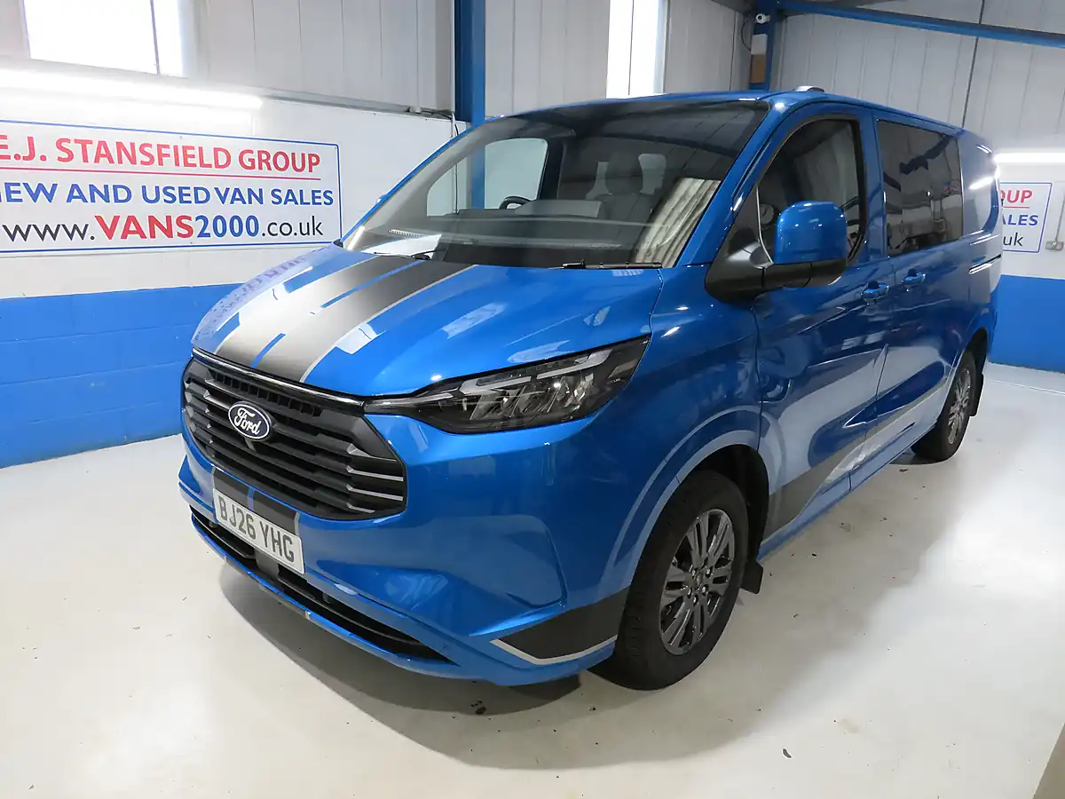 Used 2026 Ford Transit 320 Custom Ltd Blue - Front View